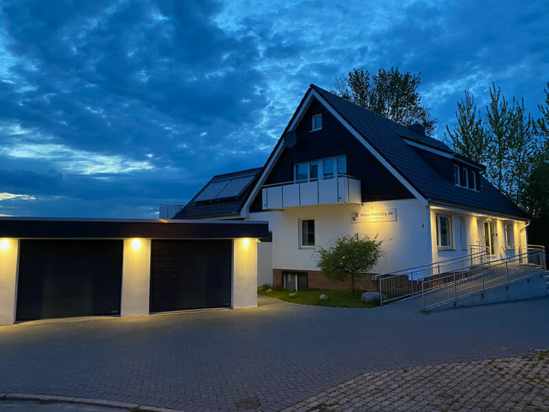 Haus-Holiday.de Dahme Ostsee am Abend beleuchtet